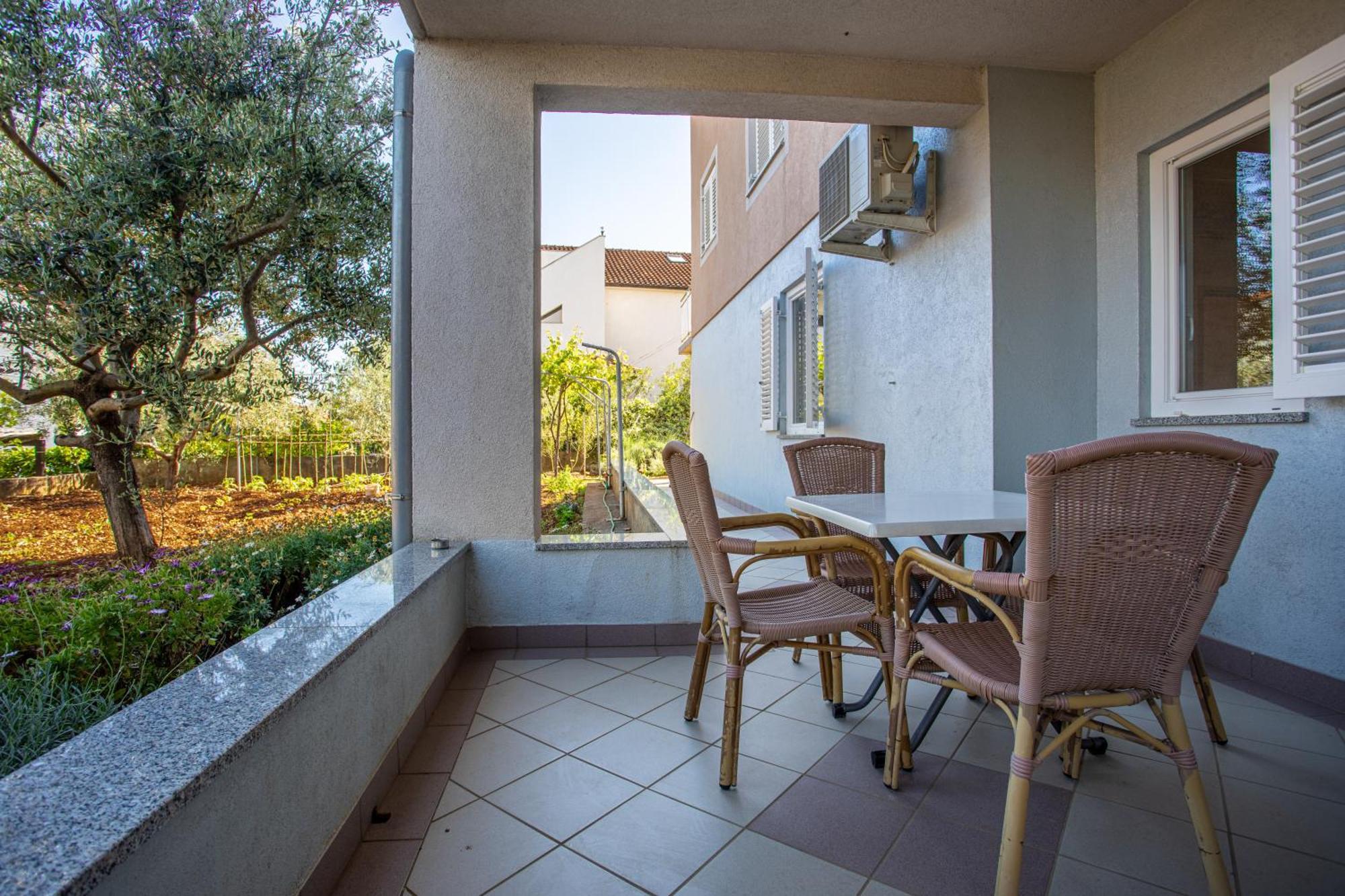 Apartments Villa Ana Krk Town Oda fotoğraf