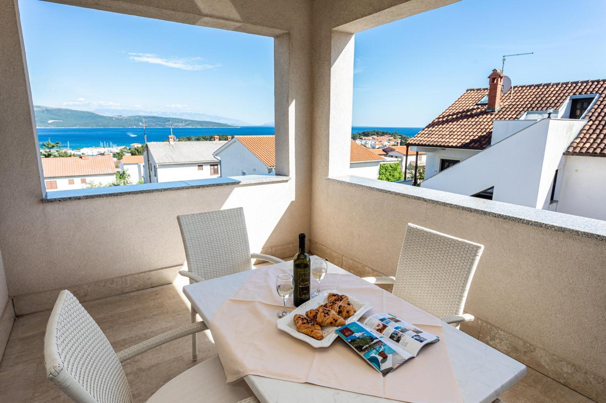 Apartments Villa Ana Krk Town Oda fotoğraf