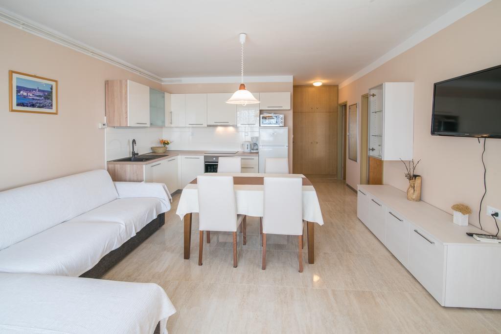 Apartments Villa Ana Krk Town Dış mekan fotoğraf