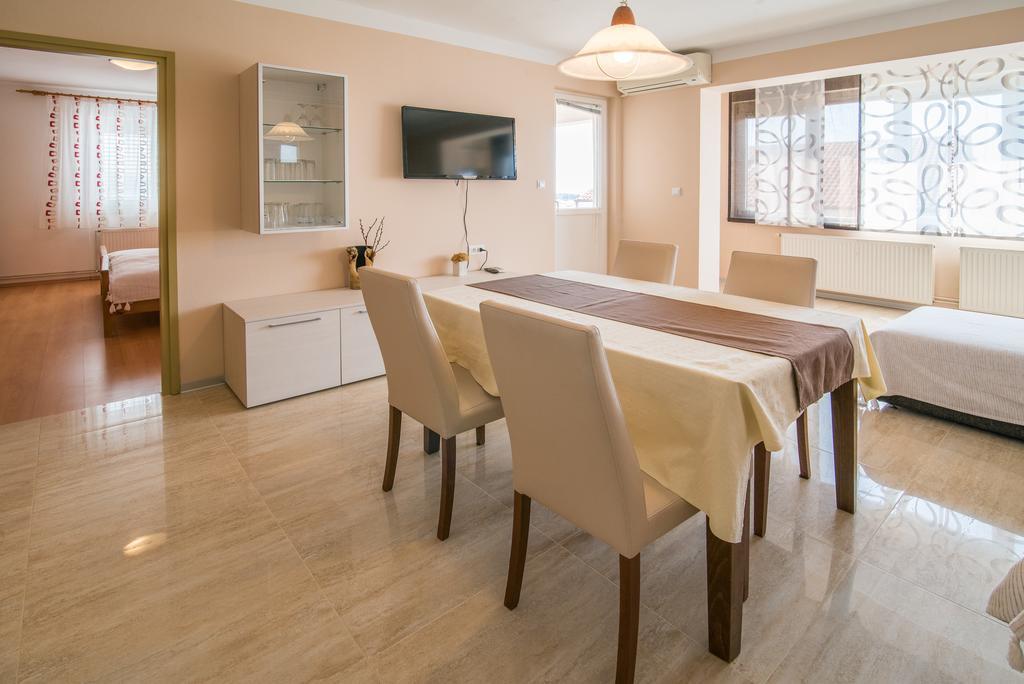 Apartments Villa Ana Krk Town Dış mekan fotoğraf